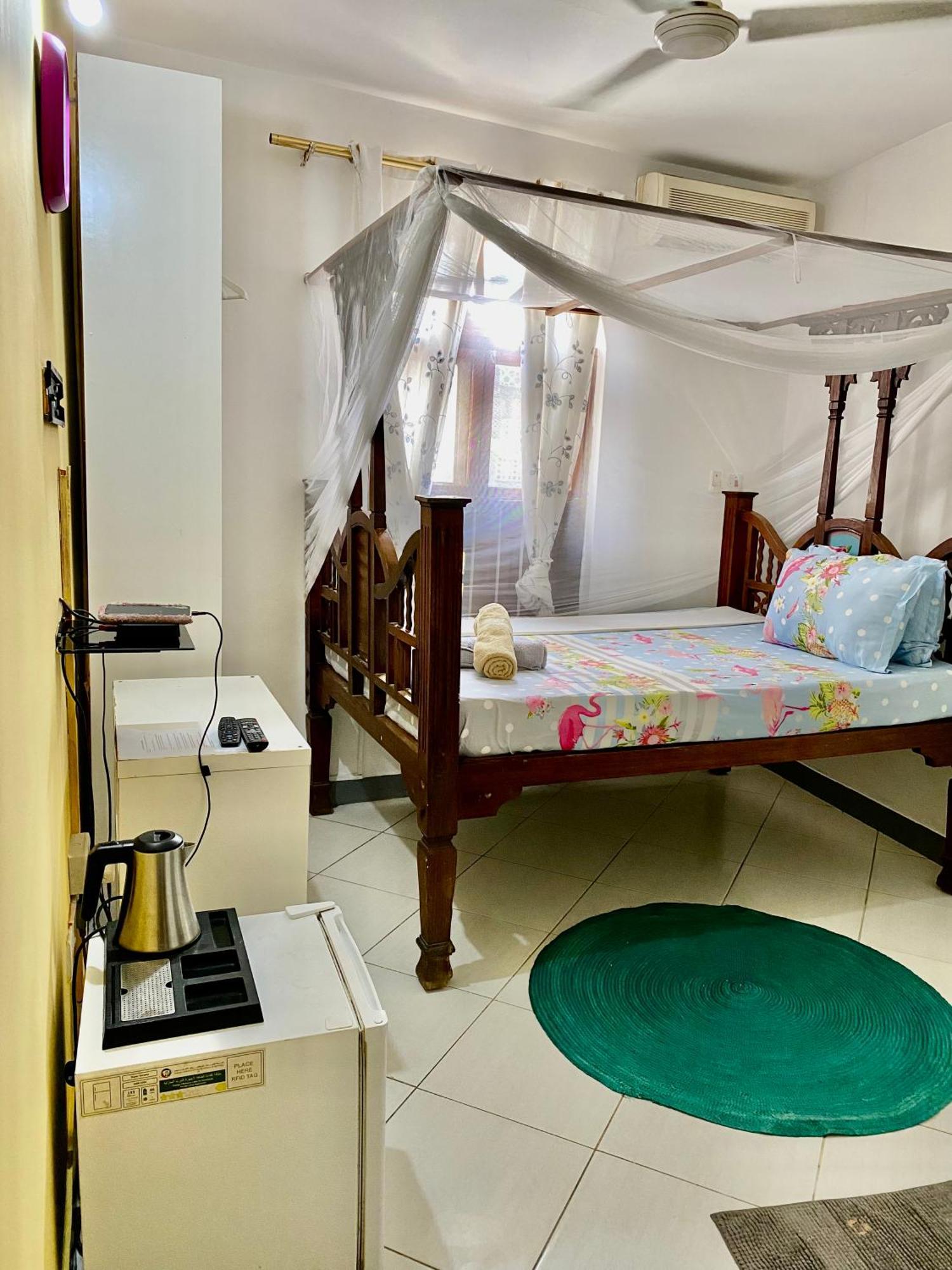 Kelele Square Panzió Zanzibár Kültér fotó